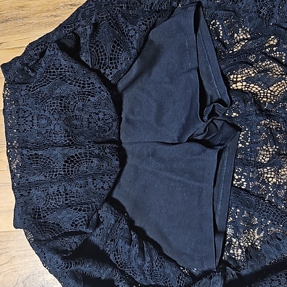 La Femme en Noir Southern Gothic Skirt PETITE - Picture 5 of 12